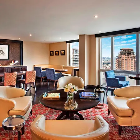 Sheraton Laguardia East Hotel New York City Exterior photo