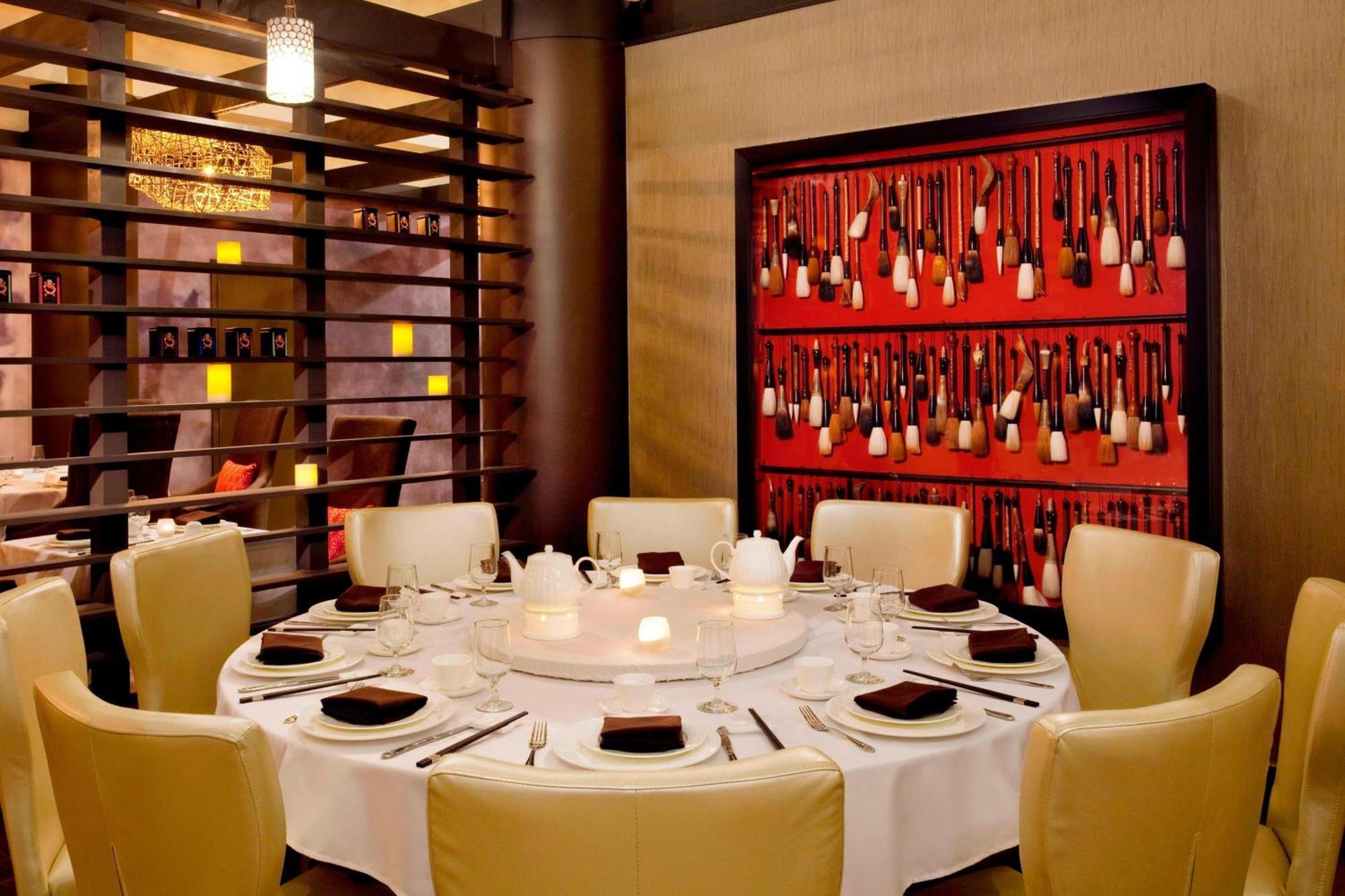 Sheraton Laguardia East Hotel 3*