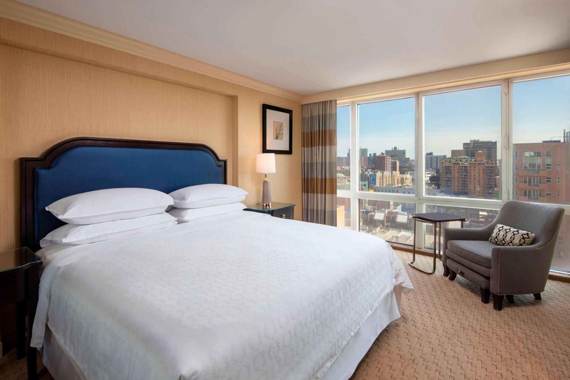 Sheraton Laguardia East 3*