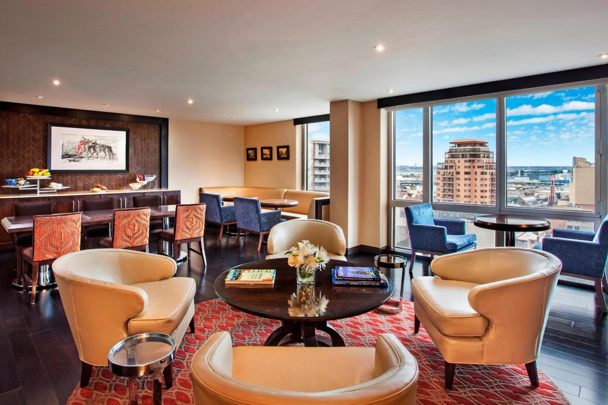 Hotel Sheraton Laguardia East 3*